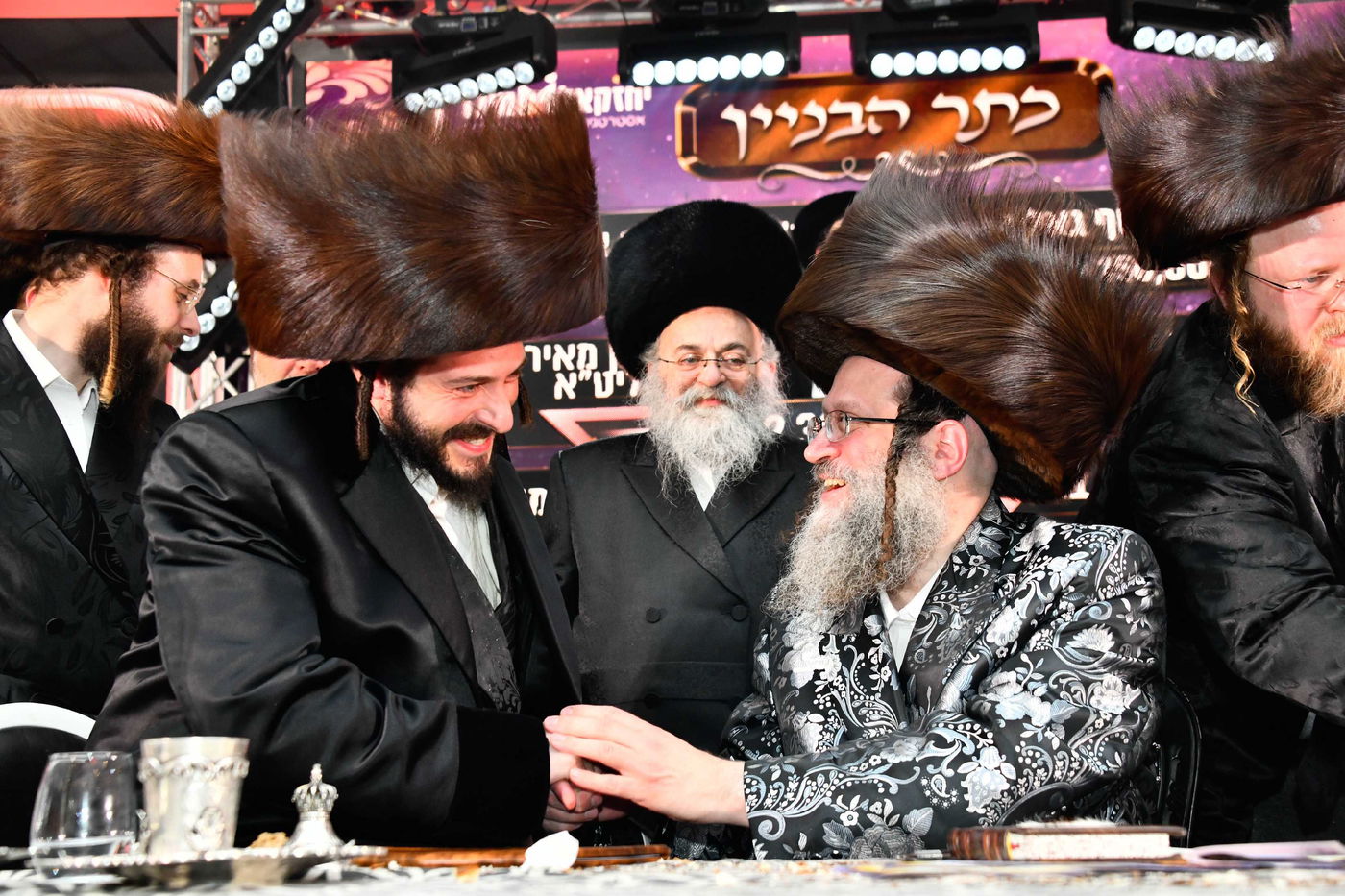 הכנסת ס"ת בחצה"ק ביטשקוב