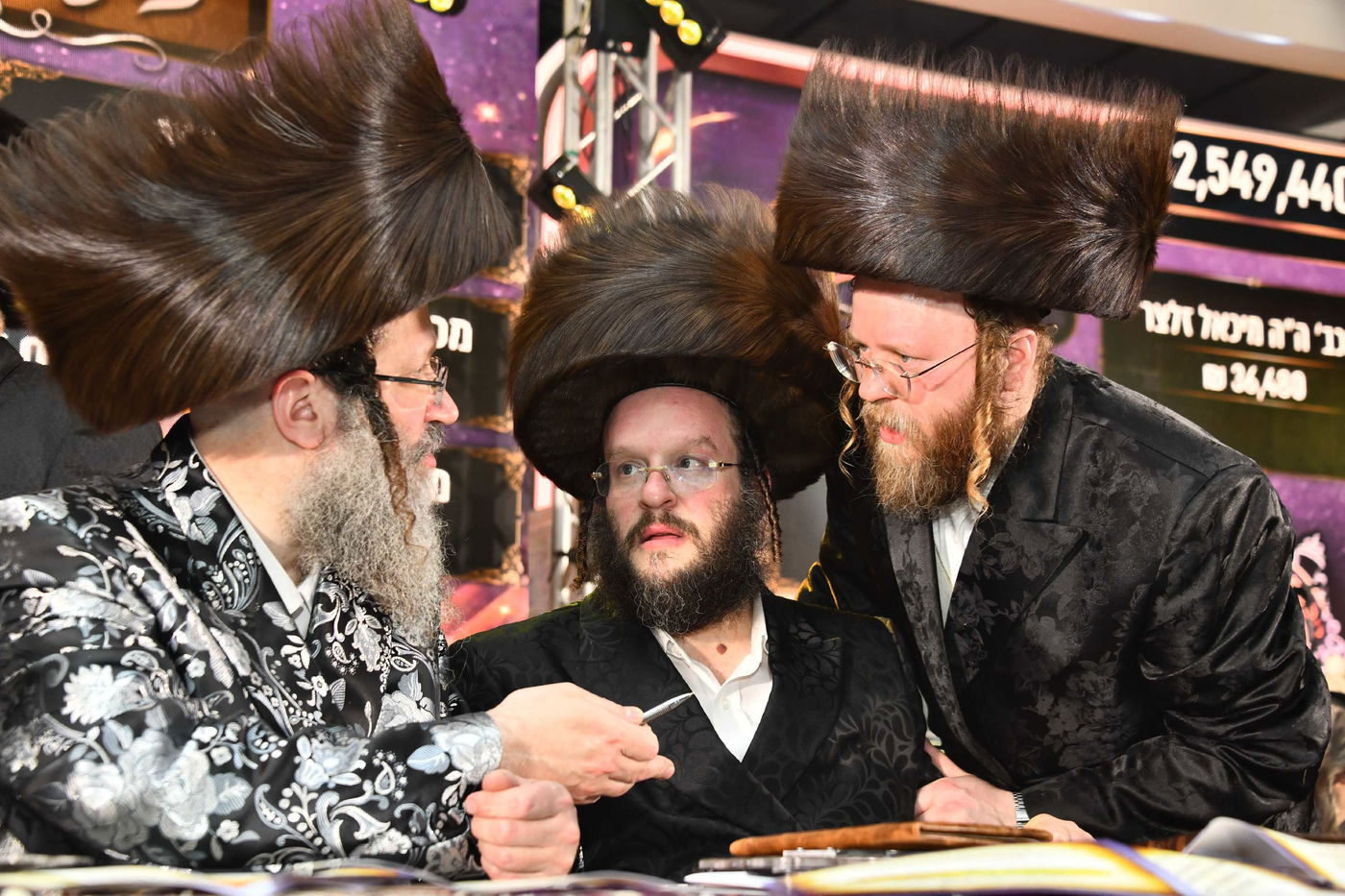 הכנסת ס"ת בחצה"ק ביטשקוב