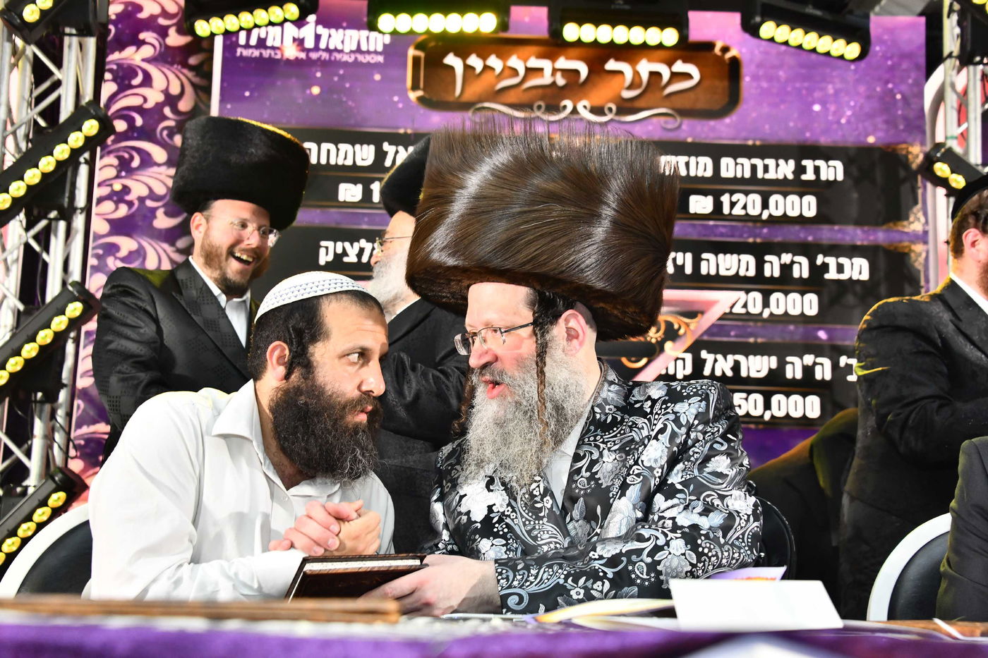 הכנסת ס"ת בחצה"ק ביטשקוב