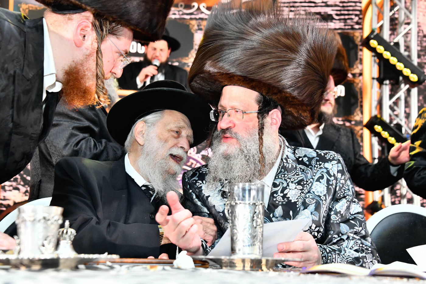 הכנסת ס"ת בחצה"ק ביטשקוב