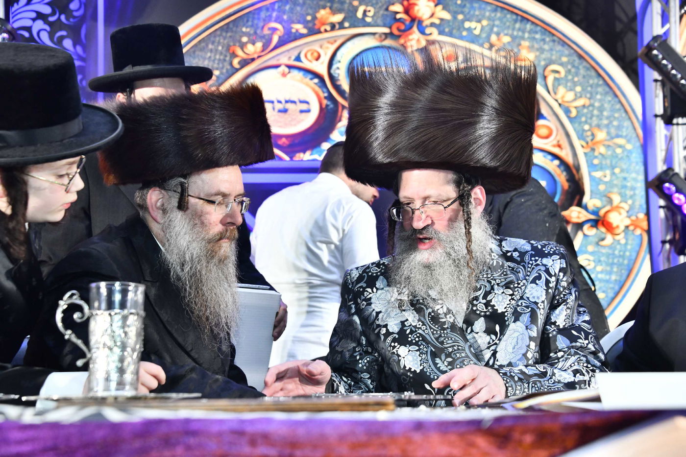 הכנסת ס"ת בחצה"ק ביטשקוב