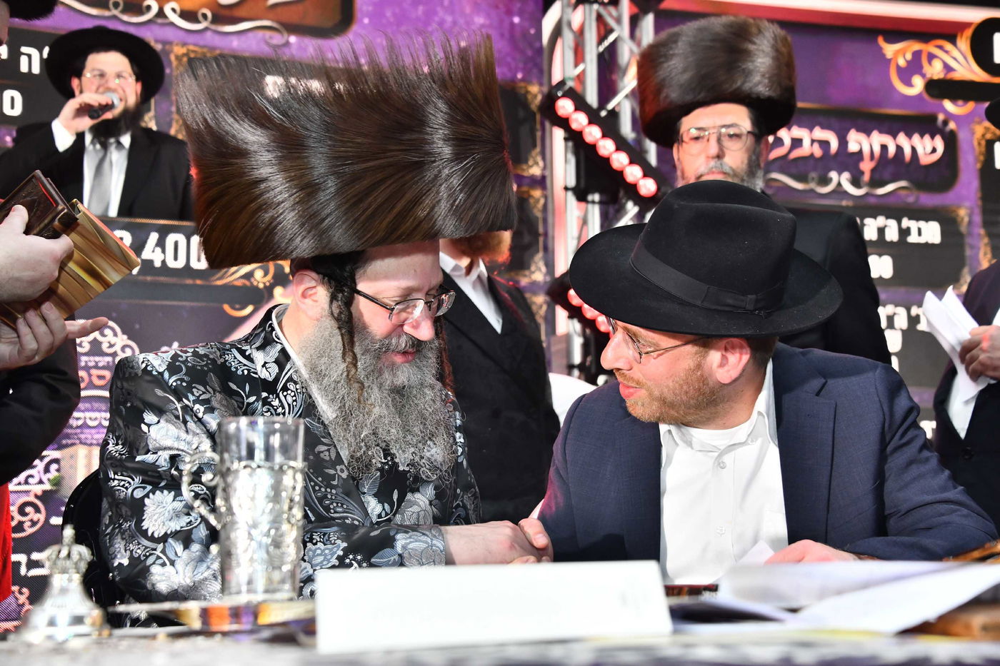 הכנסת ס"ת בחצה"ק ביטשקוב