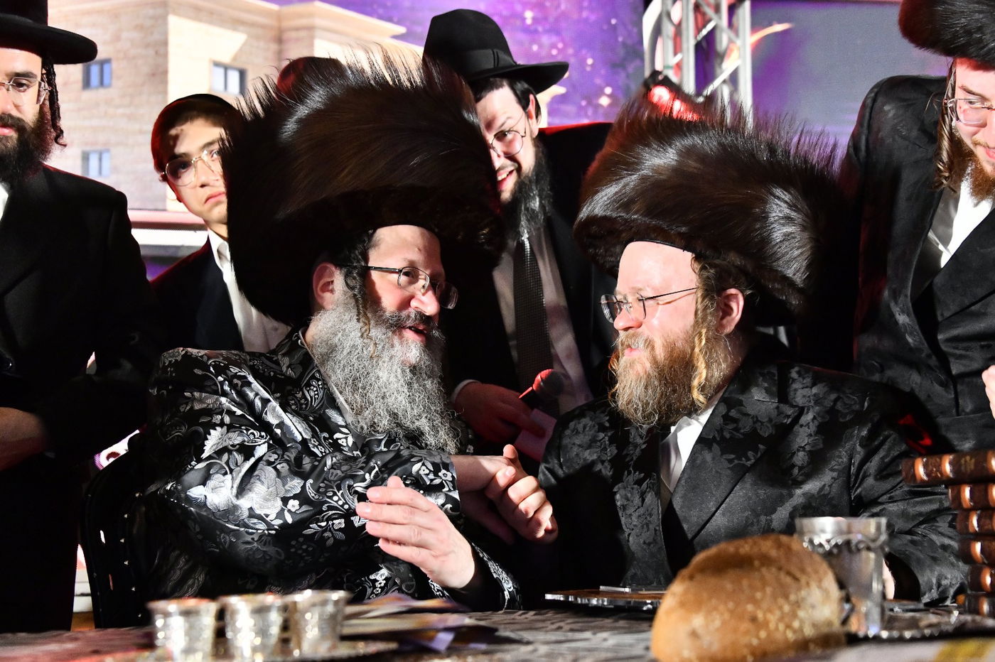 הכנסת ס"ת בחצה"ק ביטשקוב