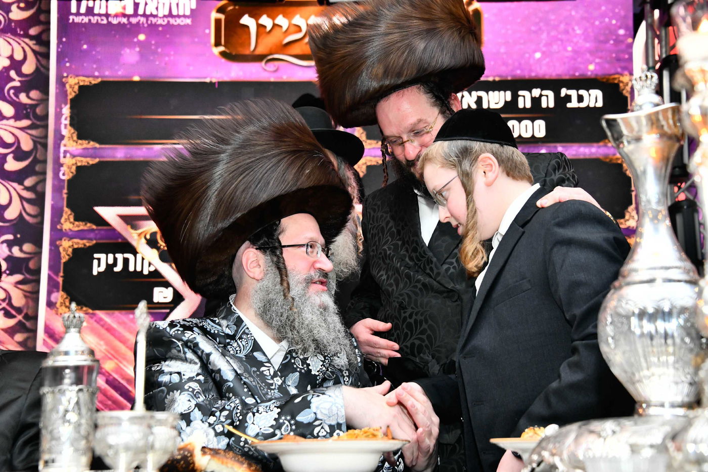 הכנסת ס"ת בחצה"ק ביטשקוב