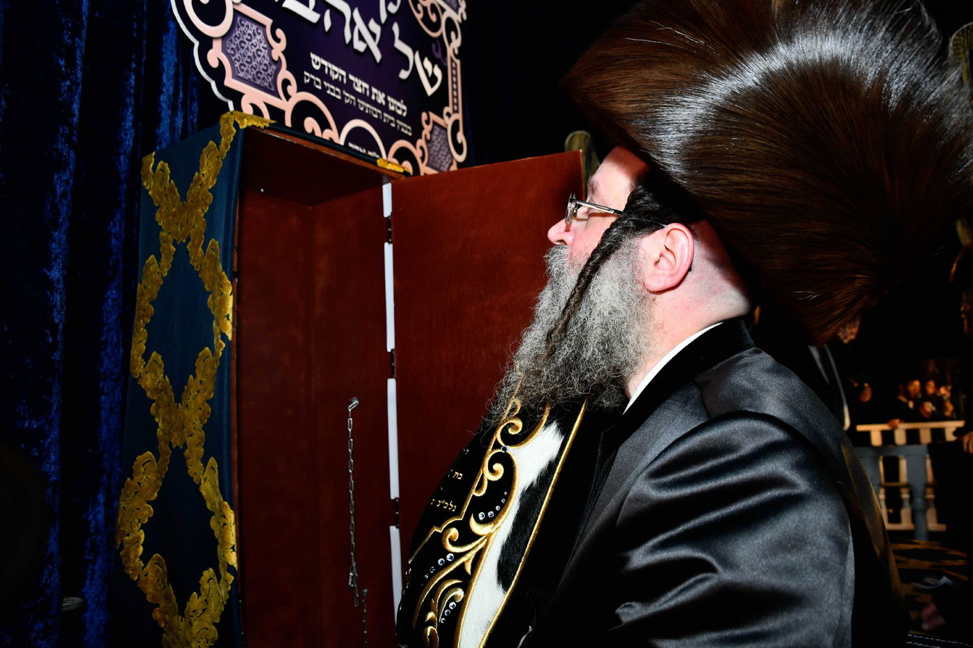 הכנסת ס"ת בחצה"ק ביטשקוב