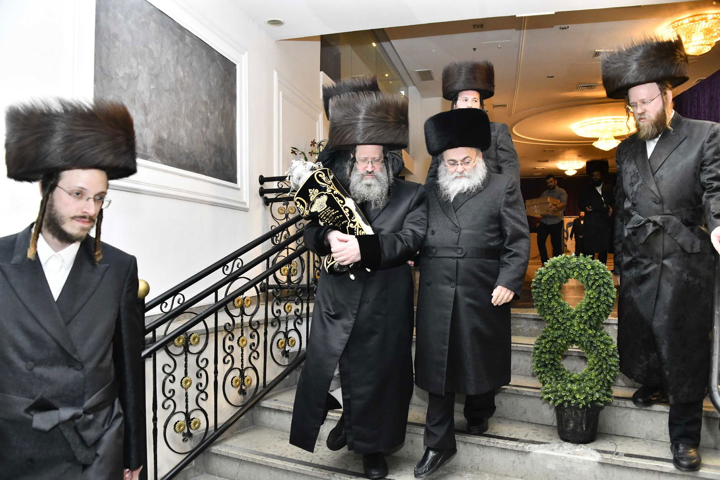 הכנסת ס"ת בחצה"ק ביטשקוב