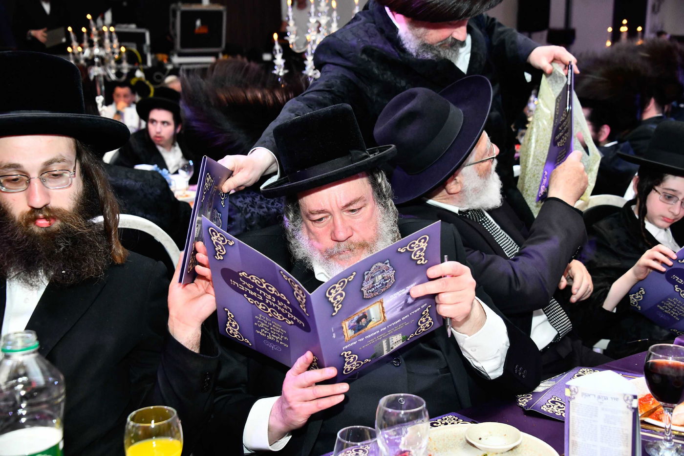 הכנסת ס"ת בחצה"ק ביטשקוב