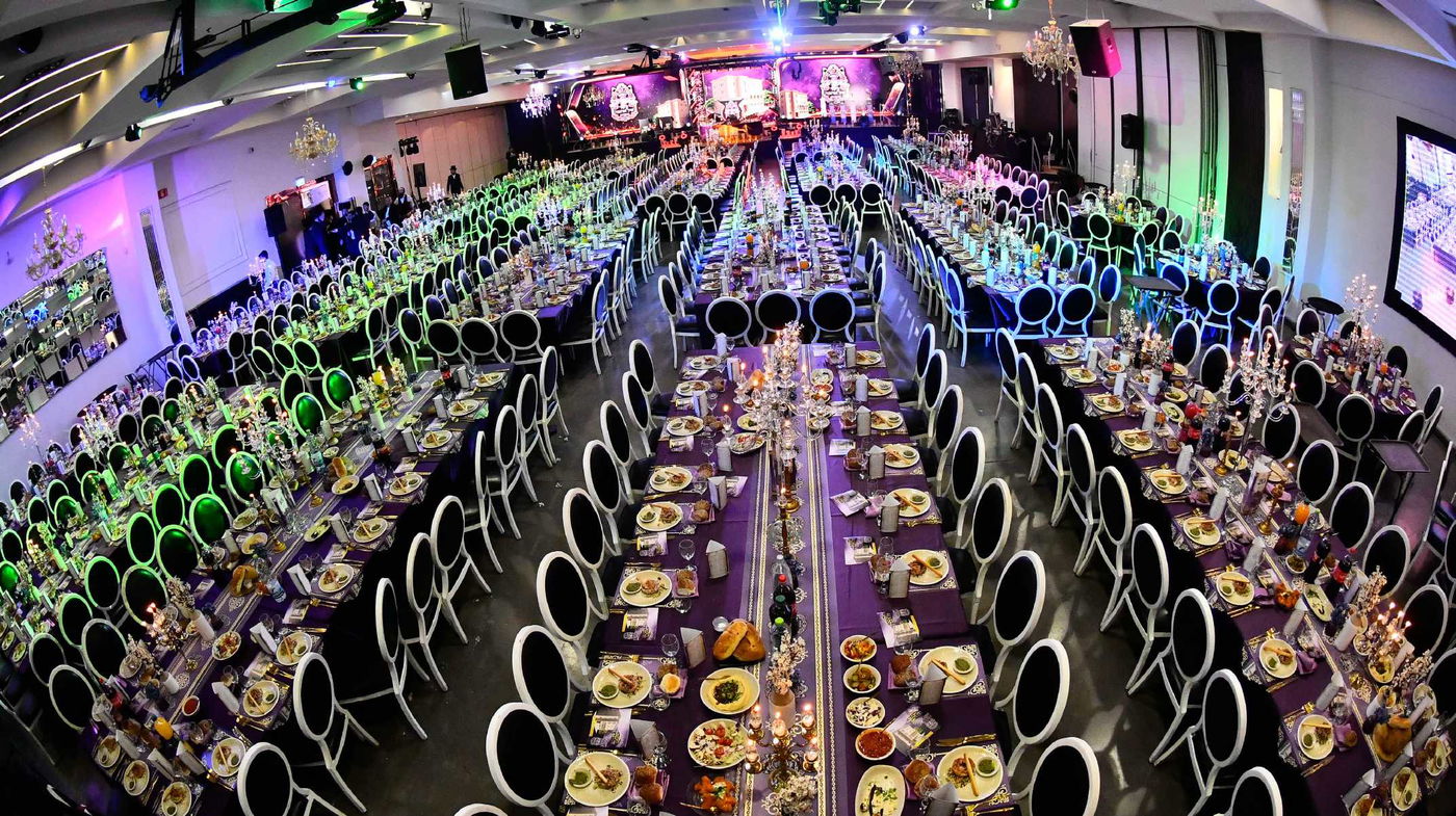 הכנסת ס"ת בחצה"ק ביטשקוב