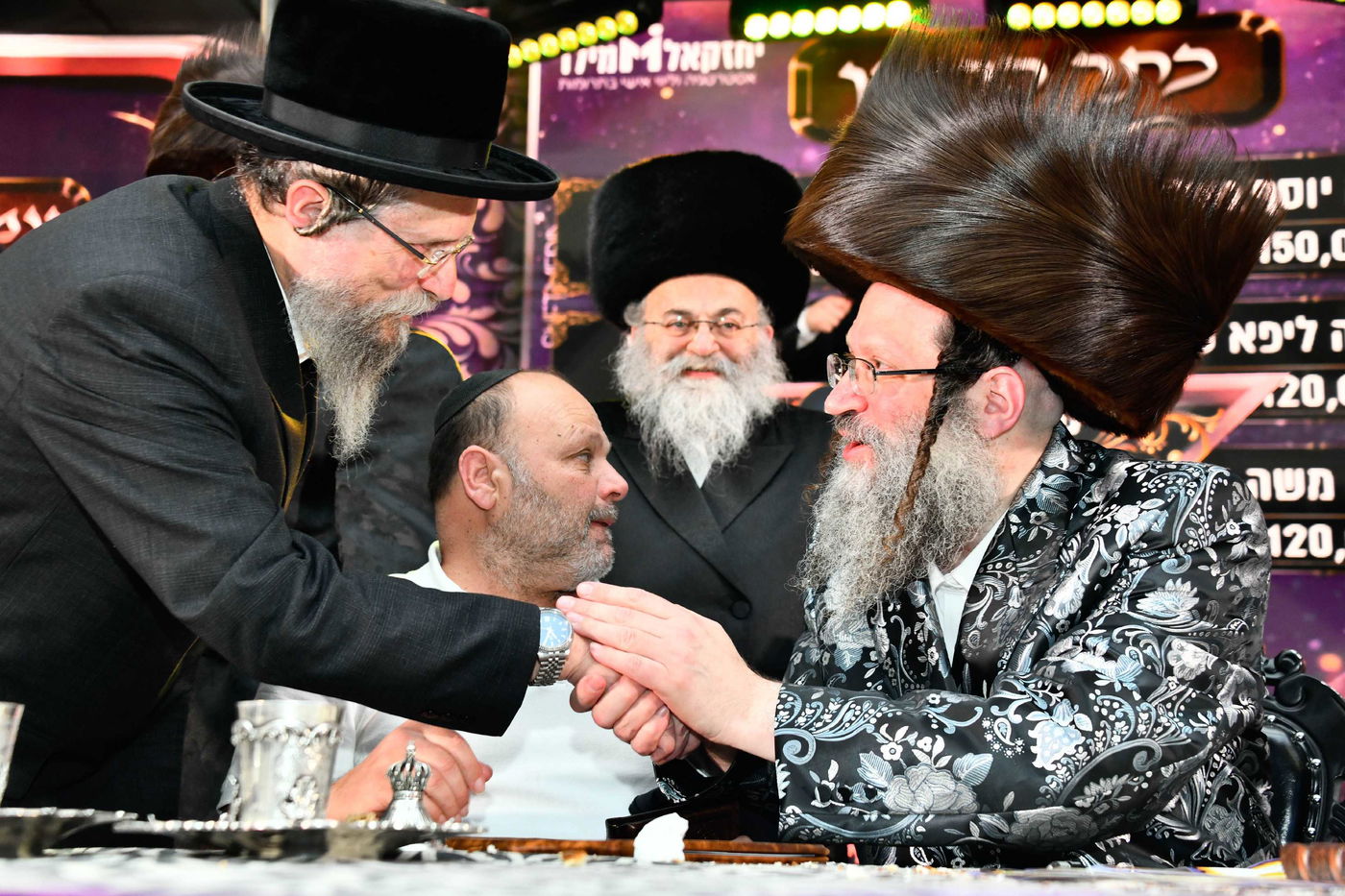 הכנסת ס"ת בחצה"ק ביטשקוב