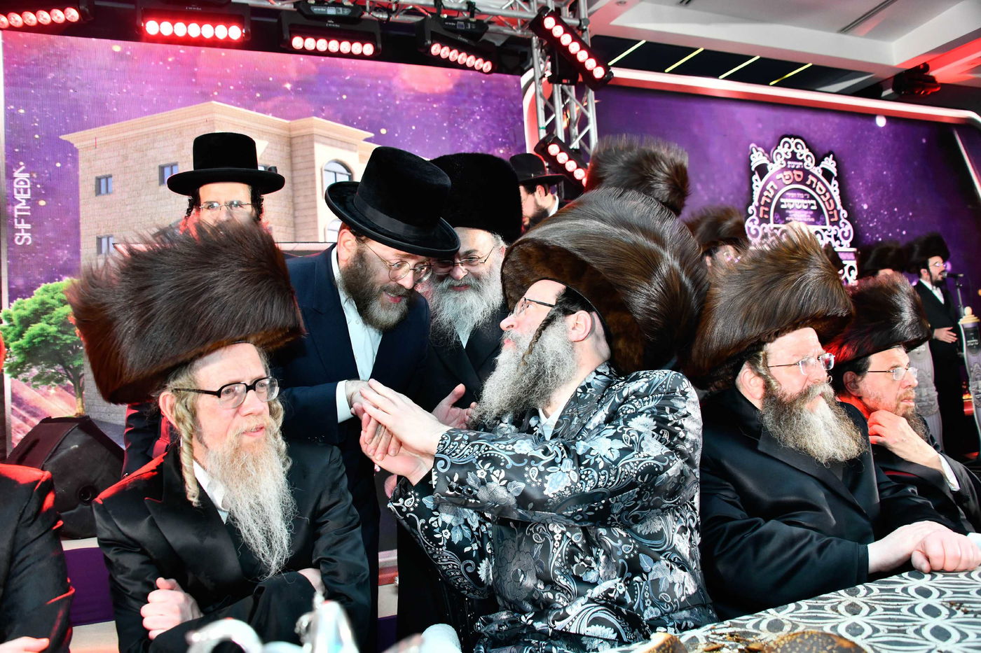 הכנסת ס"ת בחצה"ק ביטשקוב