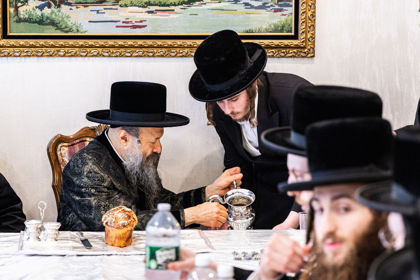 האדמו"ר מבאבוב 45 בטיש לכבוד 'יום שיבסר באדר'