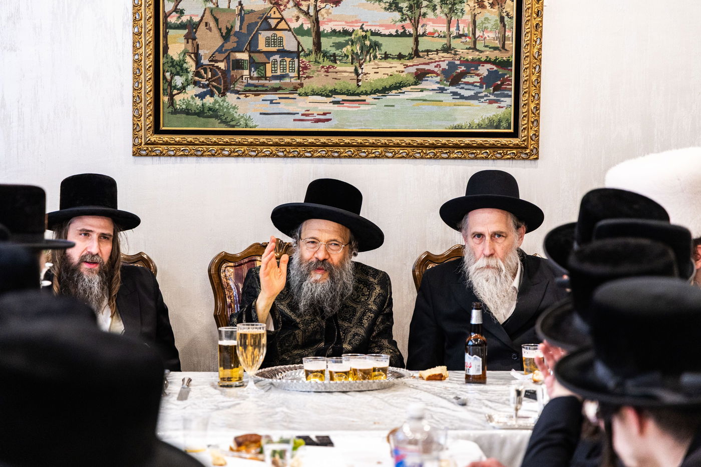 האדמו"ר מבאבוב 45 בטיש לכבוד 'יום שיבסר באדר'