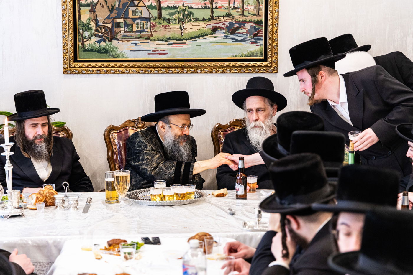 האדמו"ר מבאבוב 45 בטיש לכבוד 'יום שיבסר באדר'