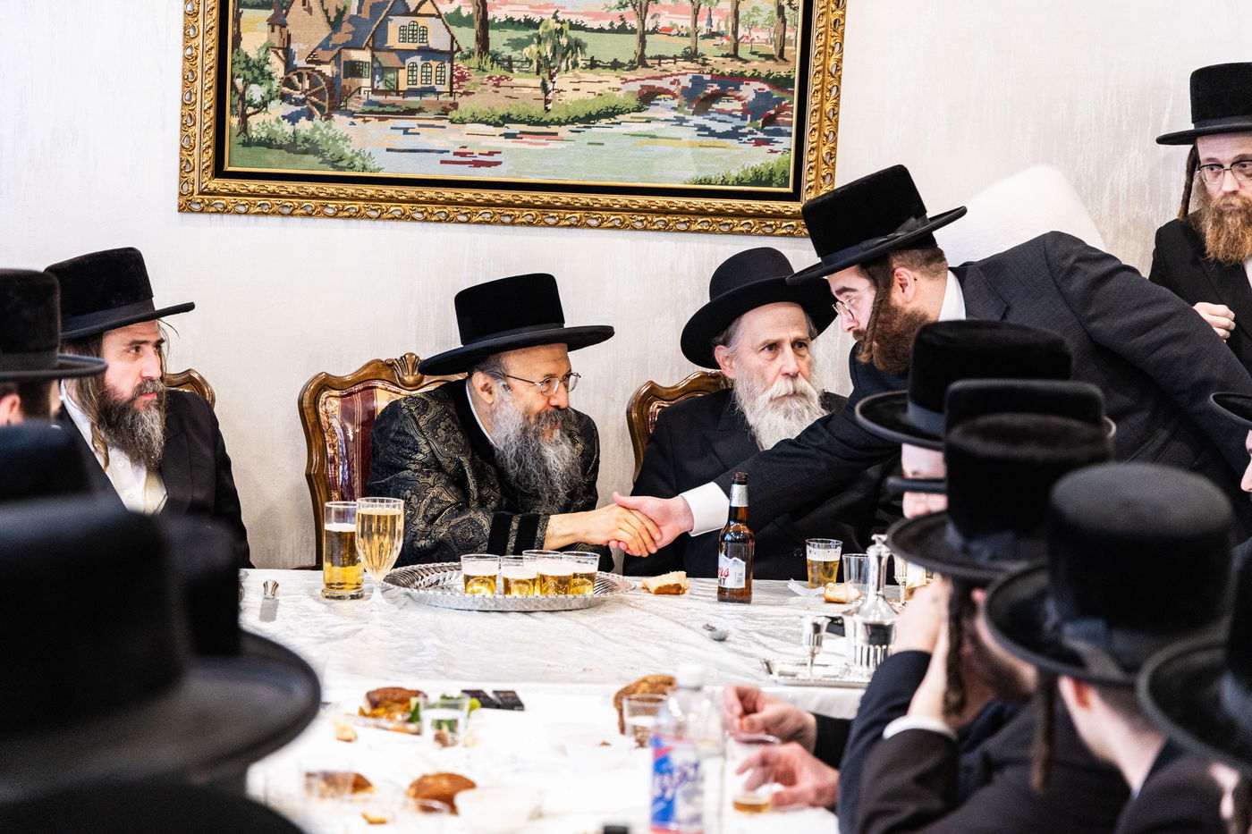 האדמו"ר מבאבוב 45 בטיש לכבוד 'יום שיבסר באדר'