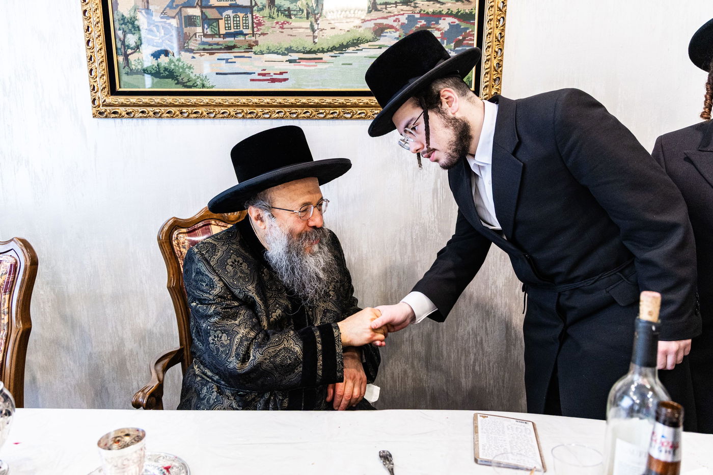 האדמו"ר מבאבוב 45 בטיש לכבוד 'יום שיבסר באדר'