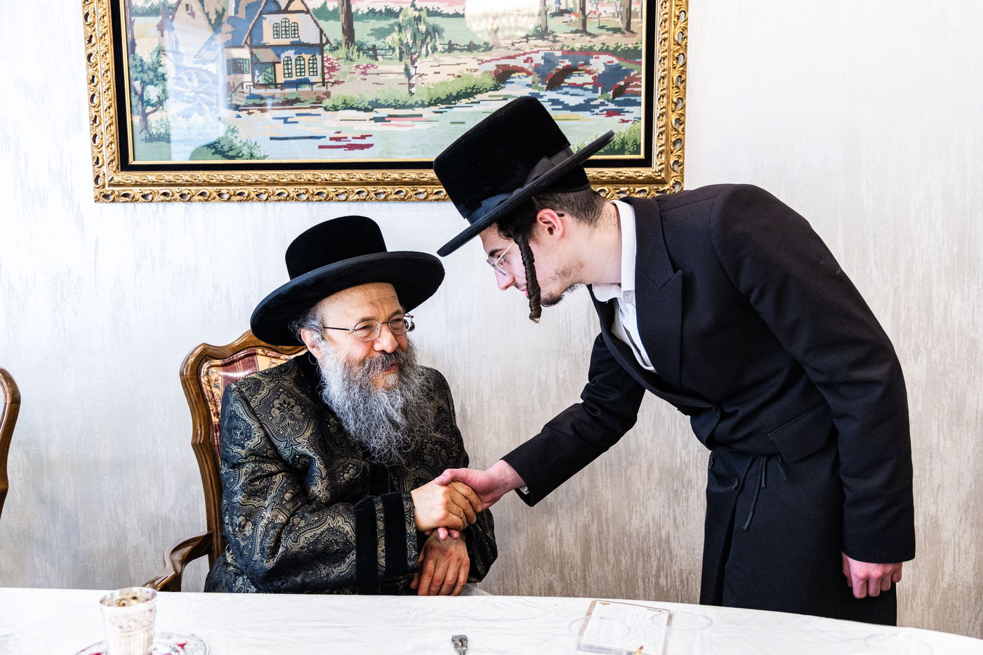 האדמו"ר מבאבוב 45 בטיש לכבוד 'יום שיבסר באדר'