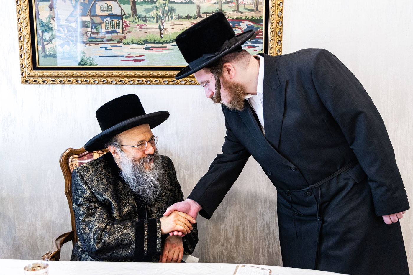 האדמו"ר מבאבוב 45 בטיש לכבוד 'יום שיבסר באדר'