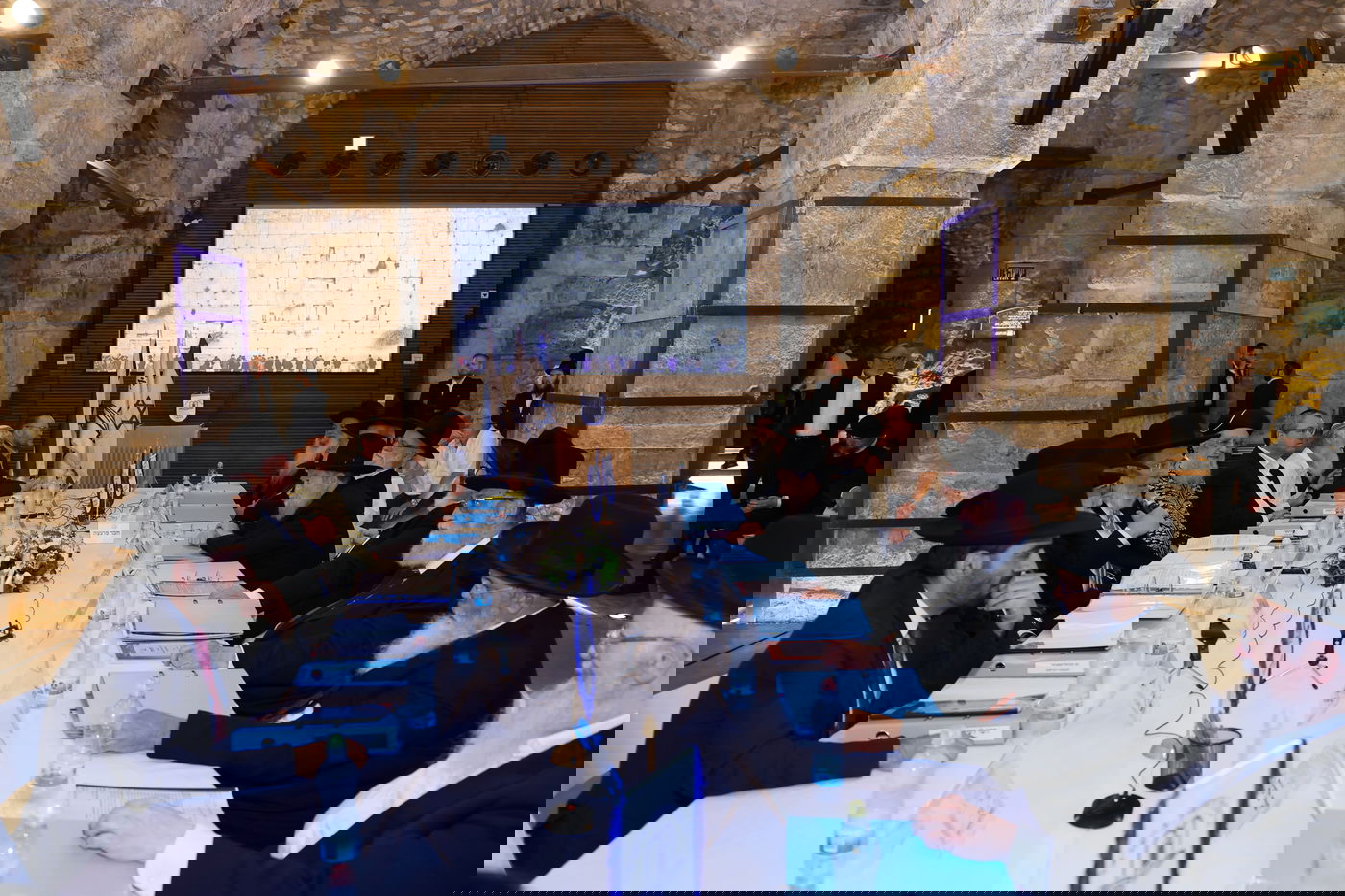 ישיבת מועצת הרבנות הראשית במנהרות הכותל