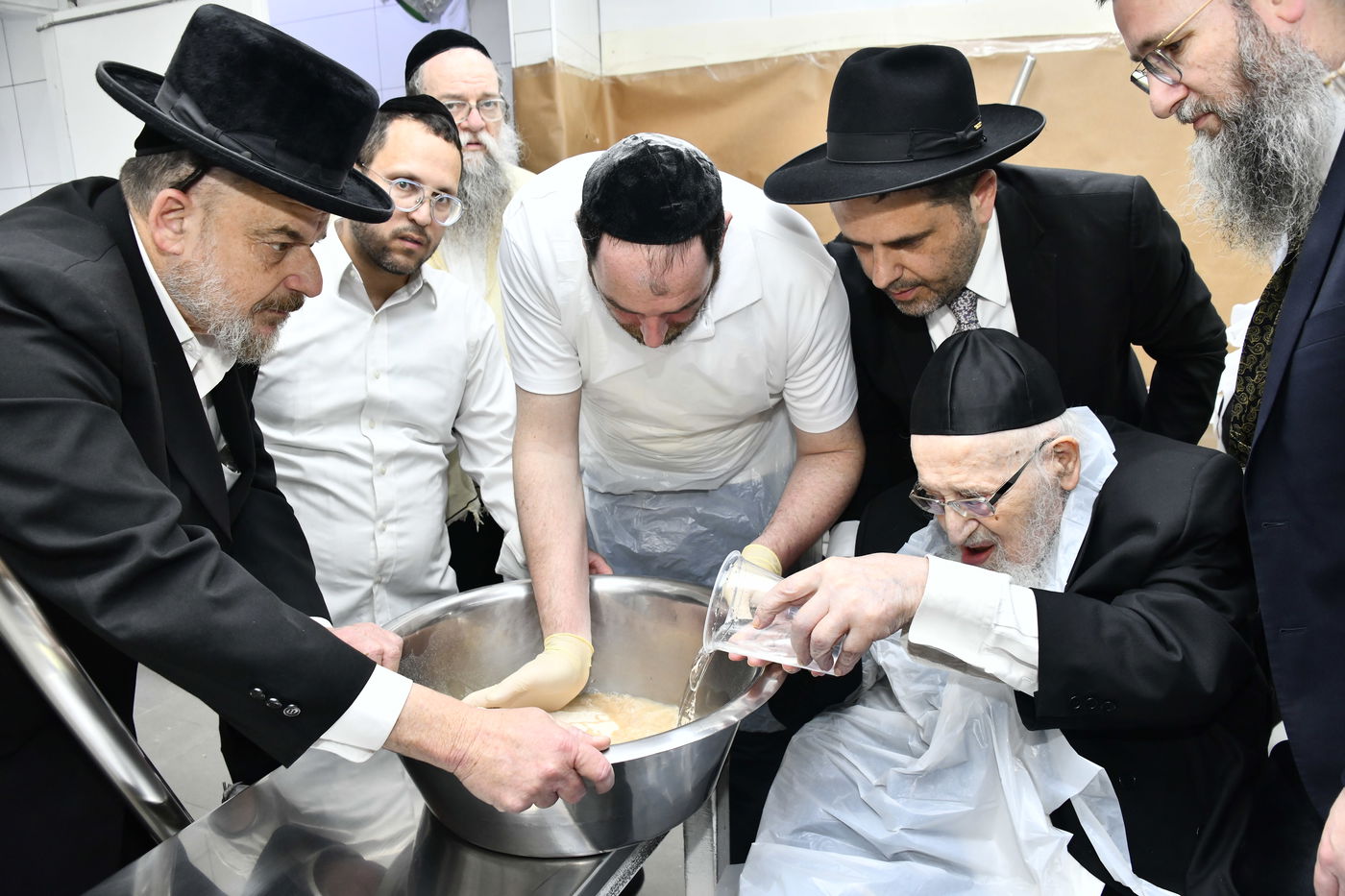 הגרמ"צ ברגמן באפיית מצות