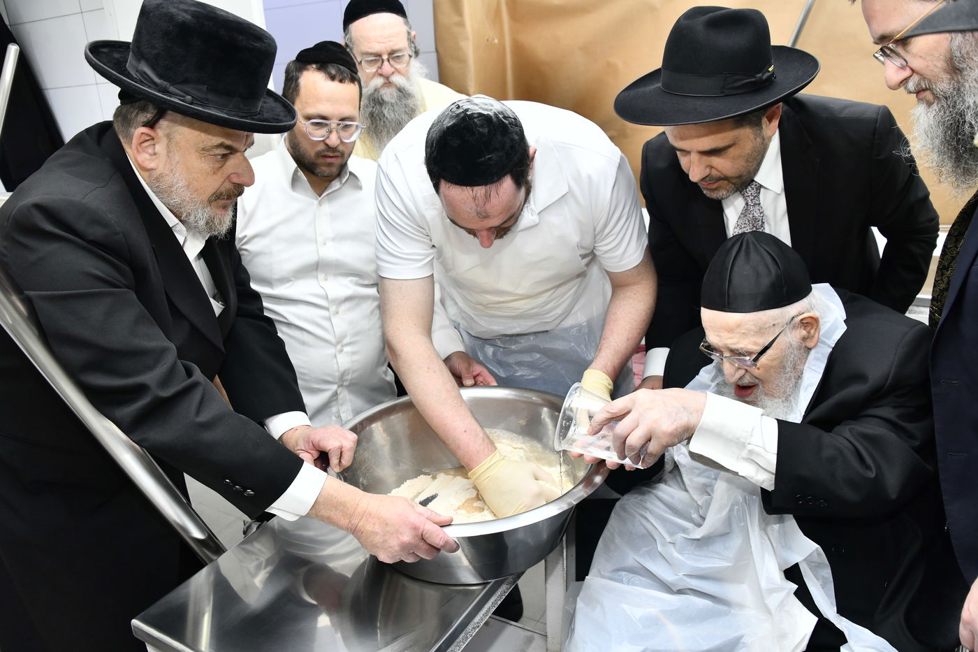 הגרמ"צ ברגמן באפיית מצות