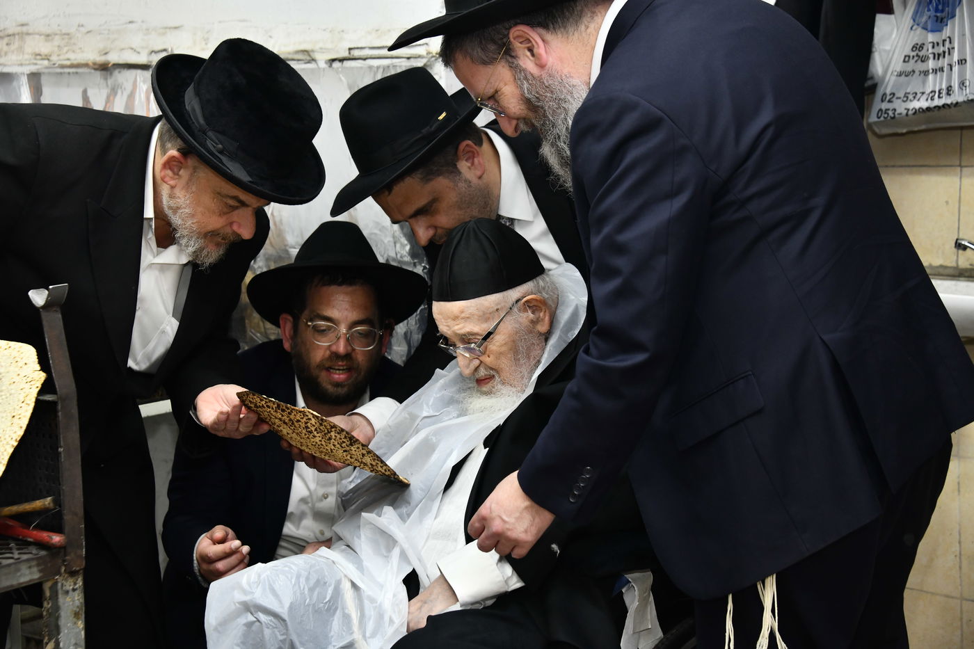 הגרמ"צ ברגמן באפיית מצות