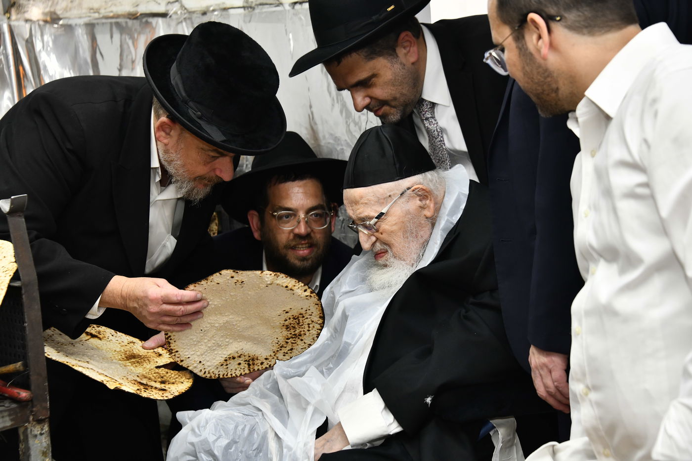 הגרמ"צ ברגמן באפיית מצות