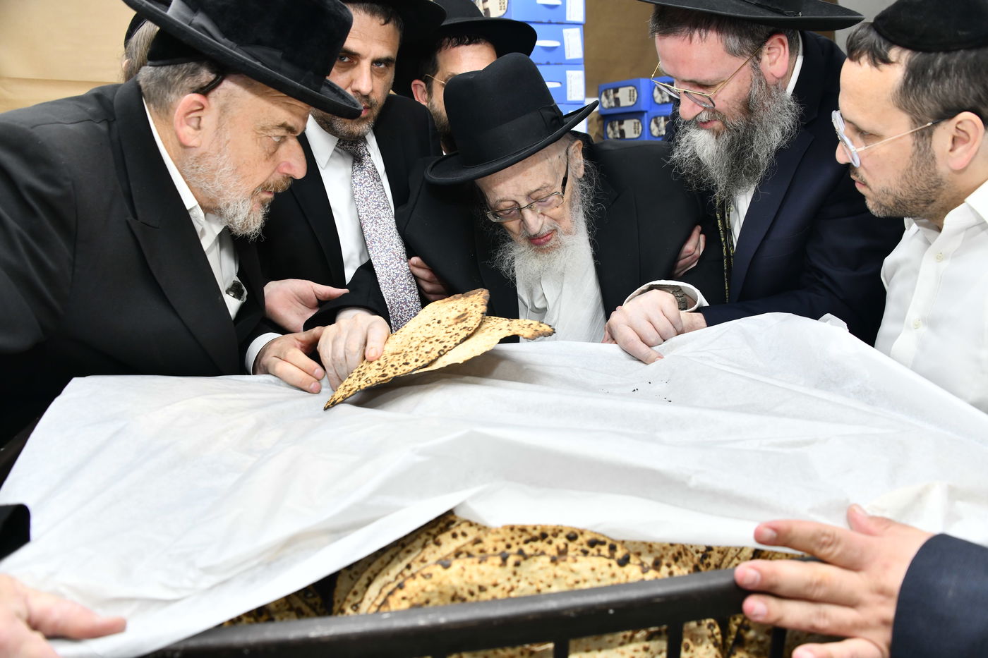 הגרמ"צ ברגמן באפיית מצות