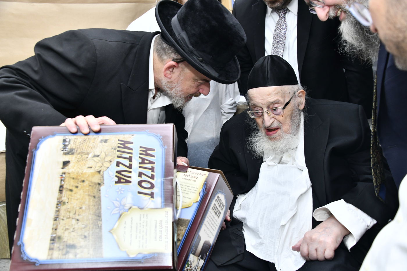 הגרמ"צ ברגמן באפיית מצות