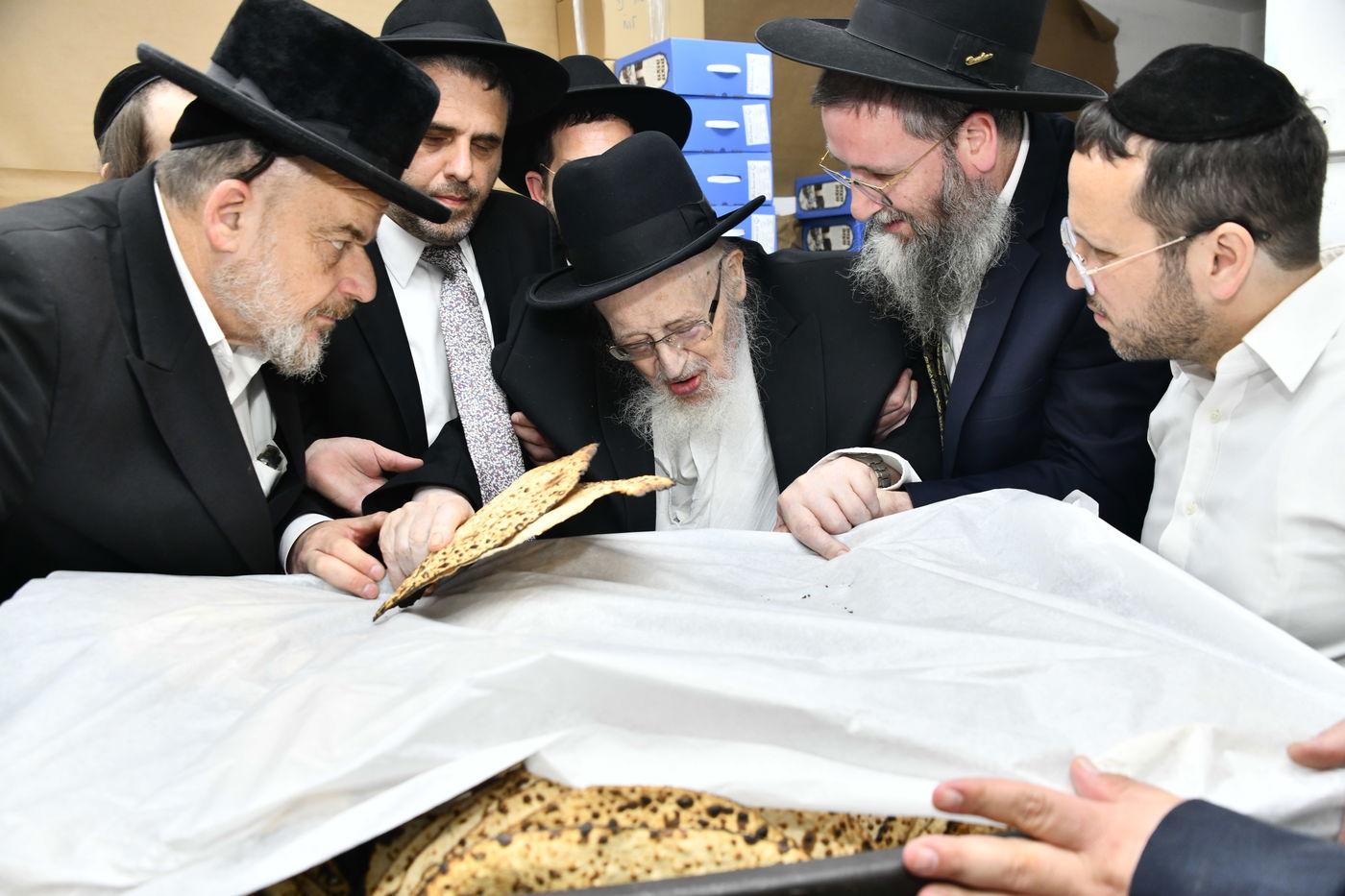 הגרמ"צ ברגמן באפיית מצות