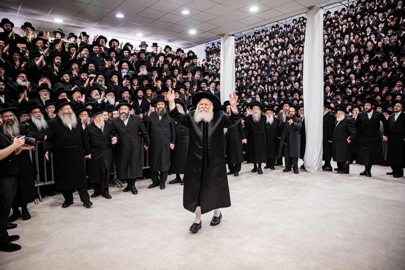 מעמד הכנסת ספר תורה לביהמ"ד באבוב באנטווערפן