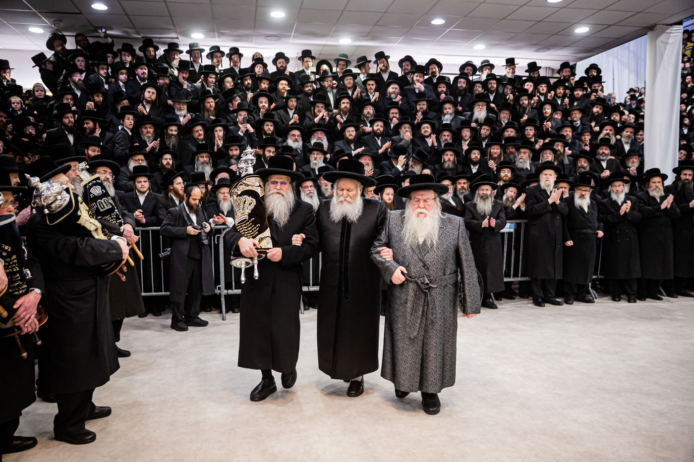 מעמד הכנסת ספר תורה לביהמ"ד באבוב באנטווערפן