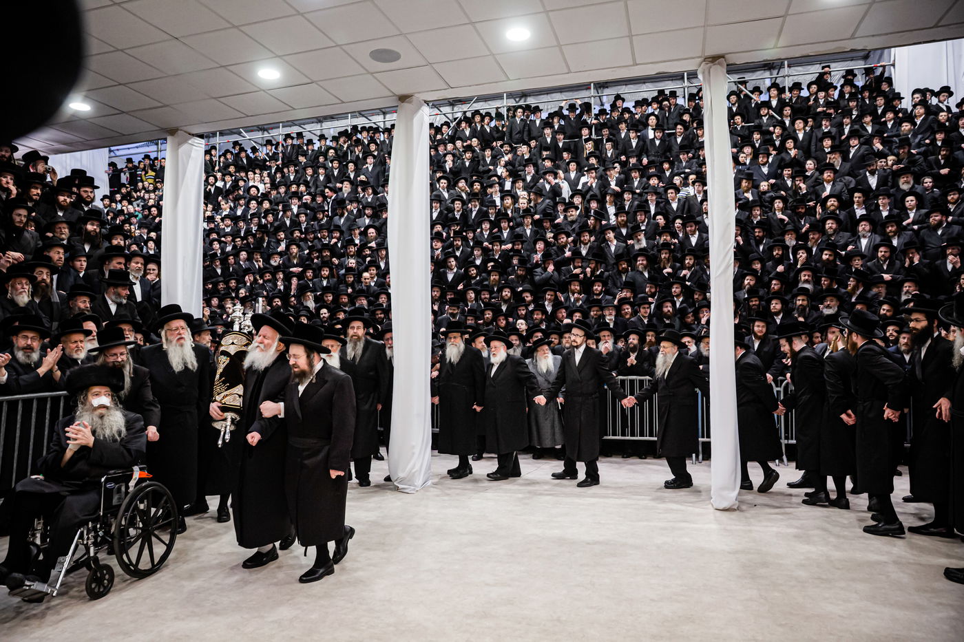 מעמד הכנסת ספר תורה לביהמ"ד באבוב באנטווערפן