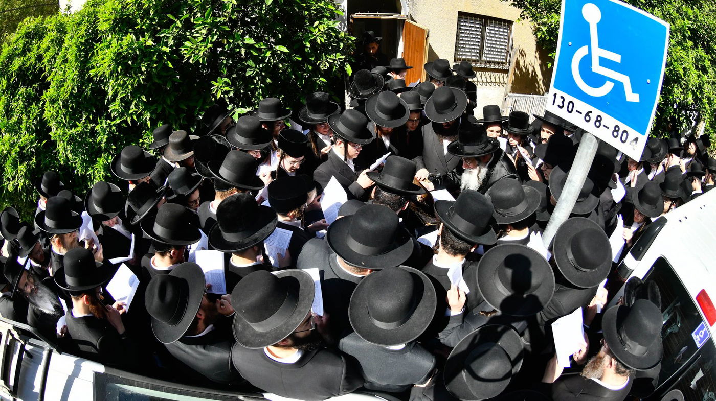 האדמו"ר מאלכסנדר בברכת האילנות