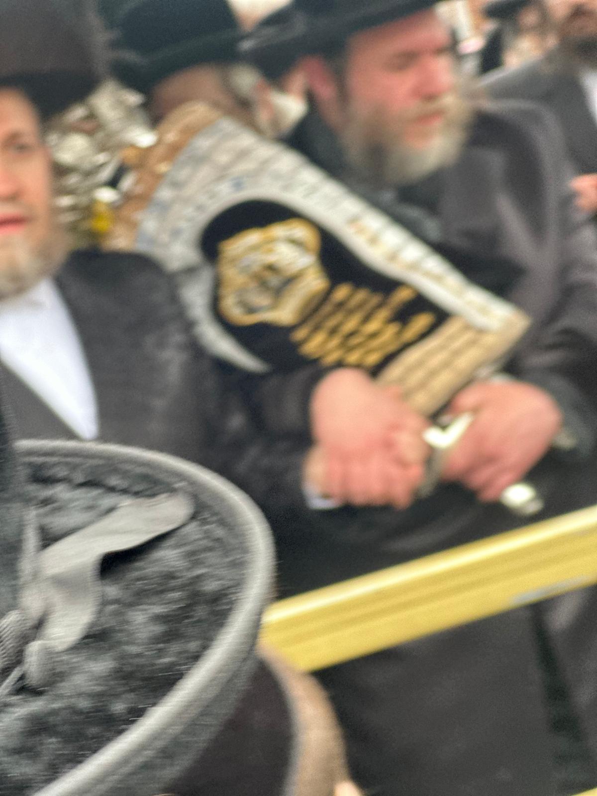 הכנסת ספר תורה לביהמ"ד ויז'ניץ בורו פארק