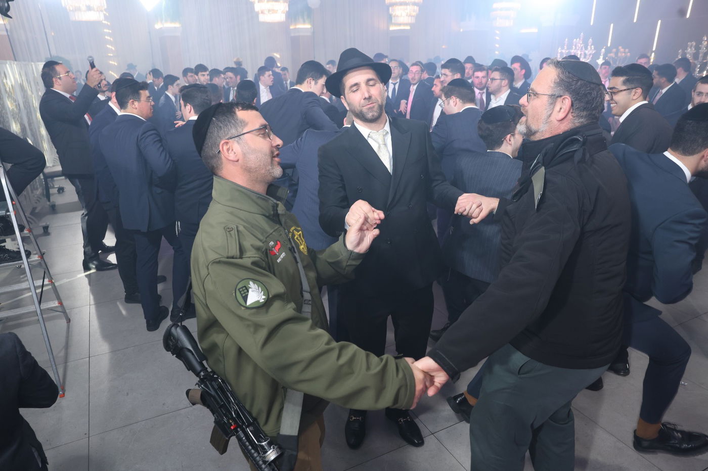 אורי טרבלסי חיתן את בתו, רבנים ואישי ציבור הגיעו לחגוג