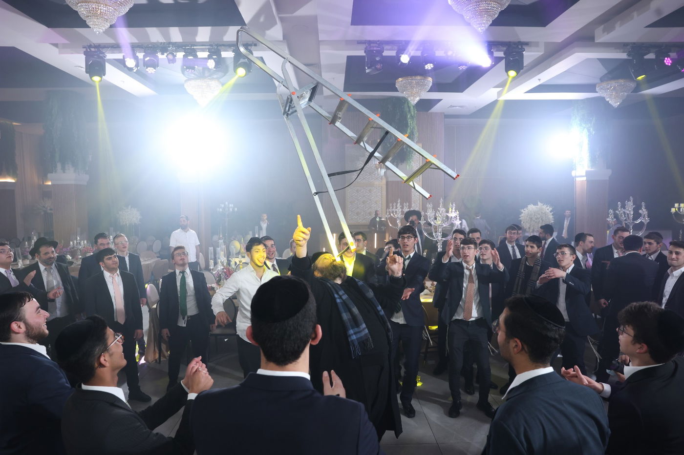 אורי טרבלסי חיתן את בתו, רבנים ואישי ציבור הגיעו לחגוג