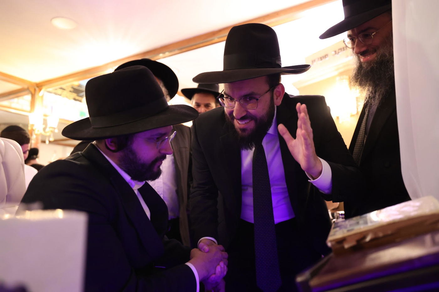 תלמידי 'תורה ודעת' בבחינה אצל הגאון הינוקא