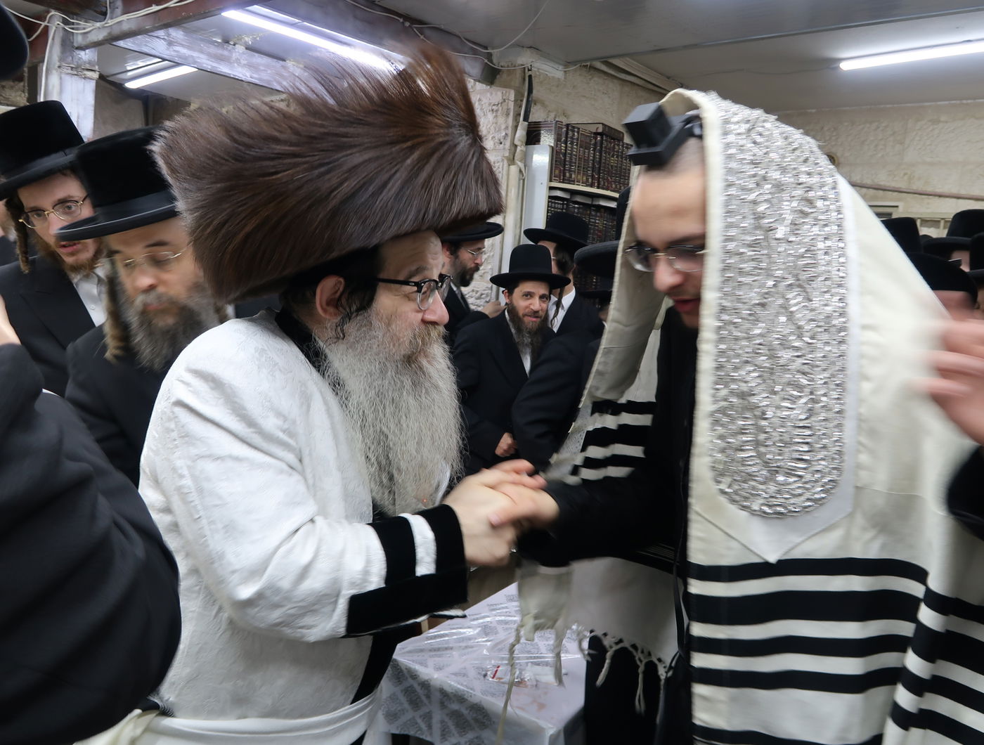 שמחת הברית בחצרות נדבורנה אלעד - זוויעהיל 