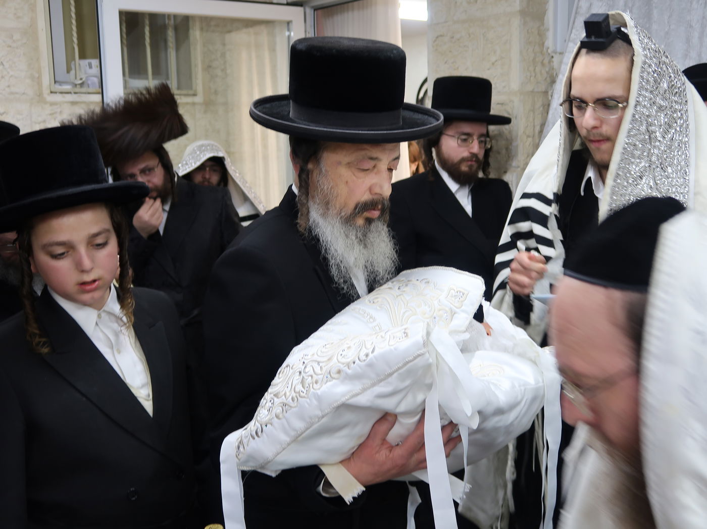 שמחת הברית בחצרות נדבורנה אלעד - זוויעהיל 