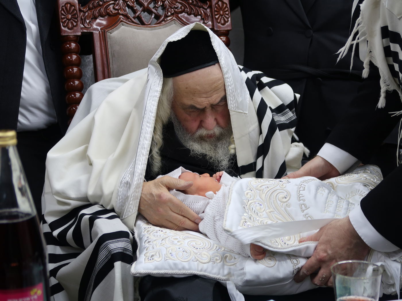 שמחת הברית בחצרות נדבורנה אלעד - זוויעהיל 