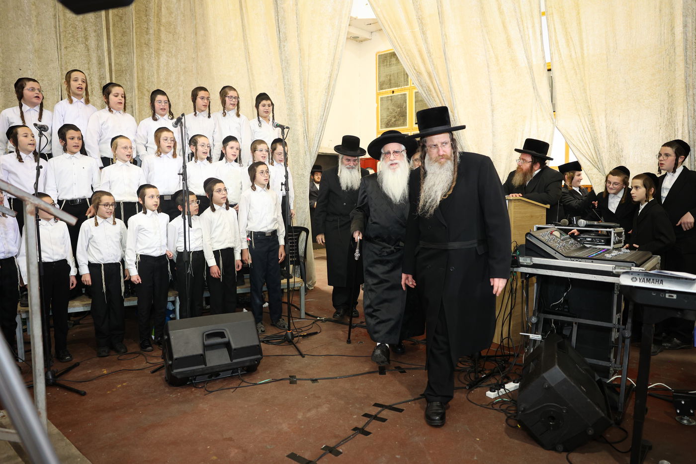 מעמד חומש סעודה בתלמוד תורה דרכי אבות צאנז בנתניה