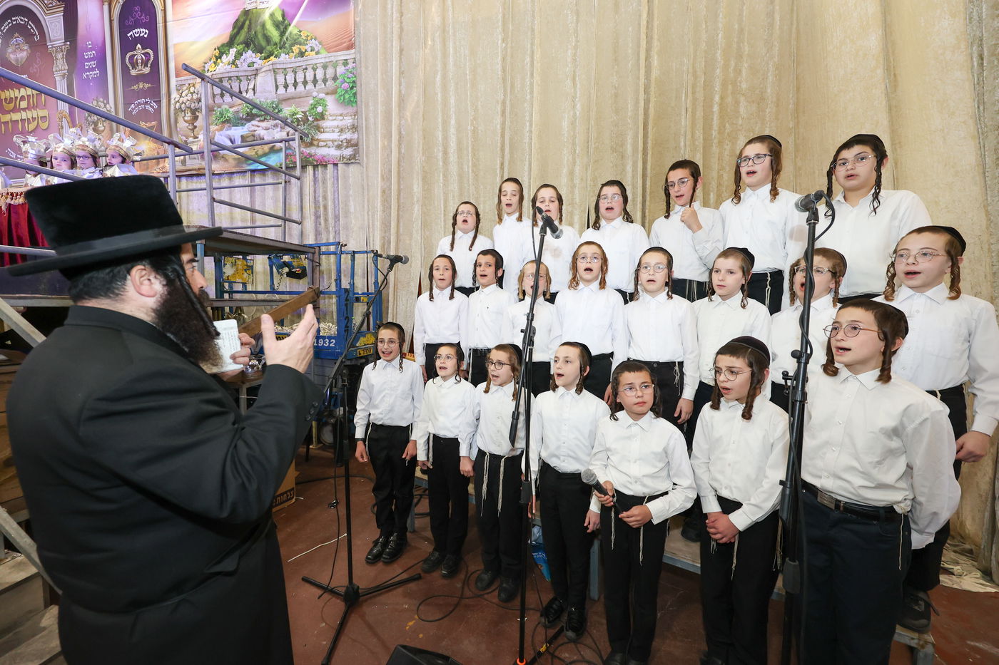 מעמד חומש סעודה בתלמוד תורה דרכי אבות צאנז בנתניה