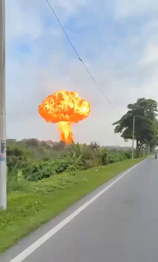 הרגעים הראשונים של הפיצוץ