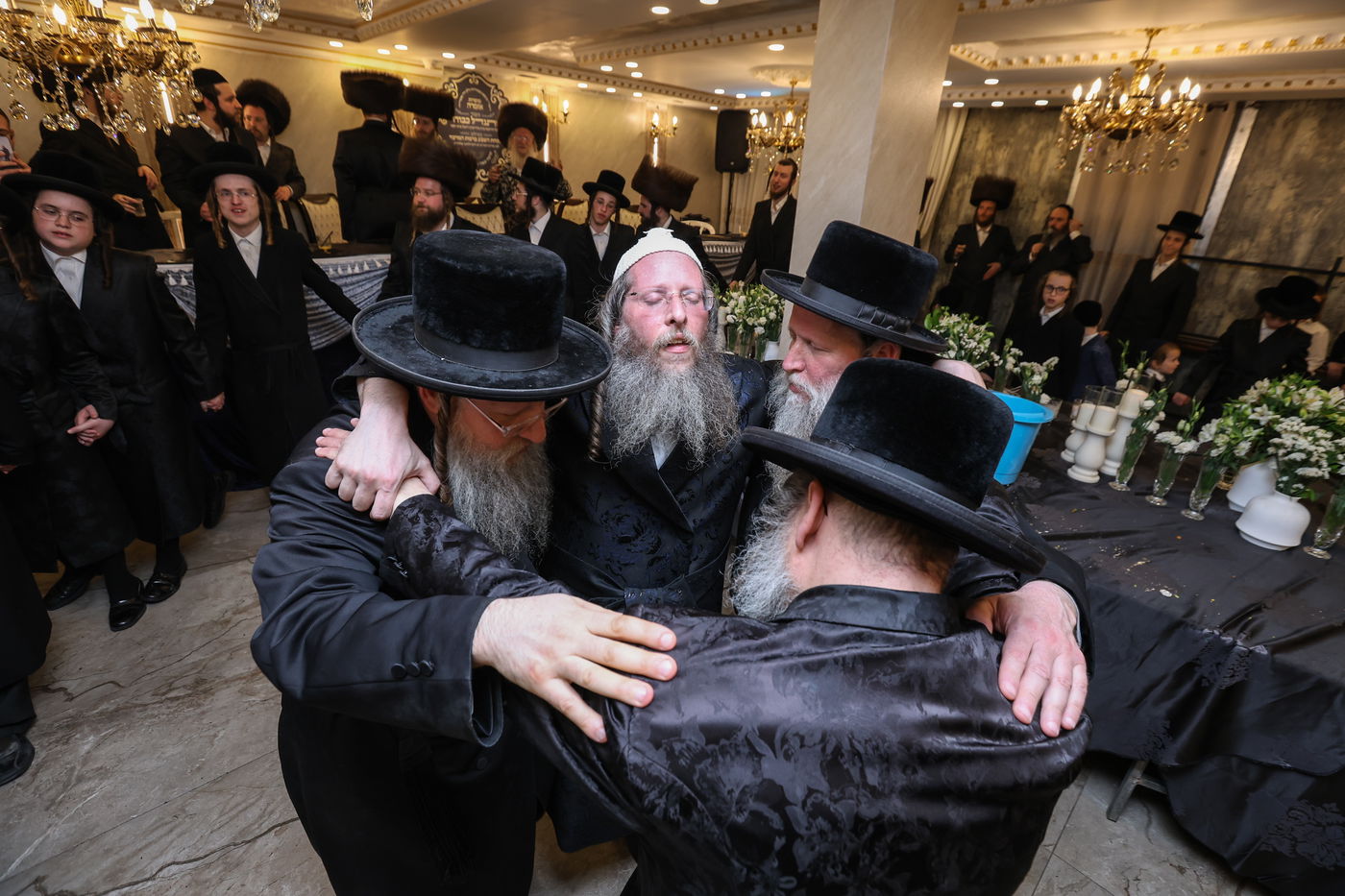 הדור הבא צריך חיבוק - בשמחת ה'שבע ברכות' השבוע