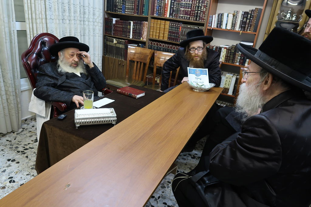 ניחום אבלים בחצה"ק דעעש