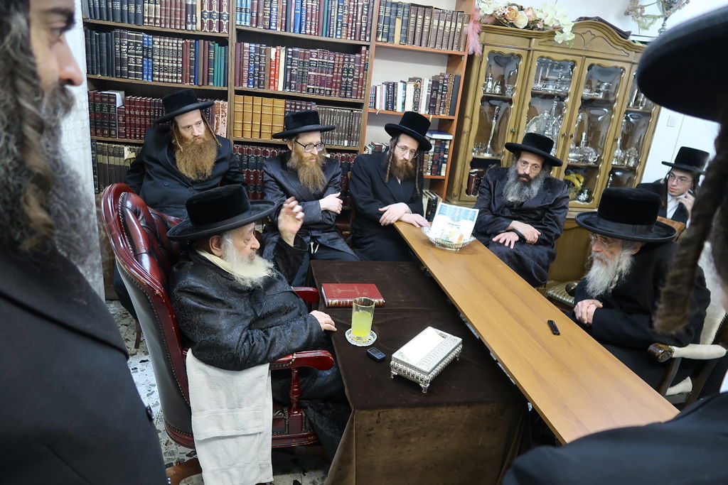 ניחום אבלים בחצה"ק דעעש