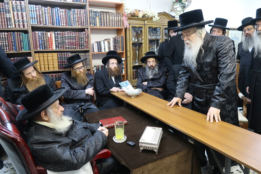 ניחום אבלים בחצה"ק דעעש