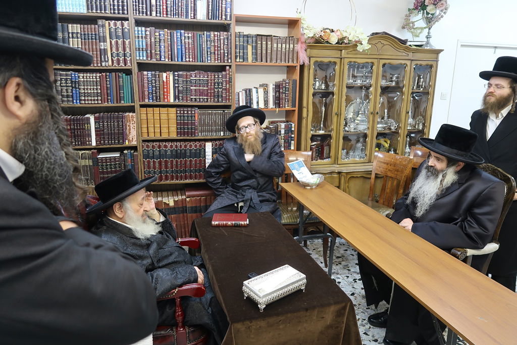 ניחום אבלים בחצה"ק דעעש