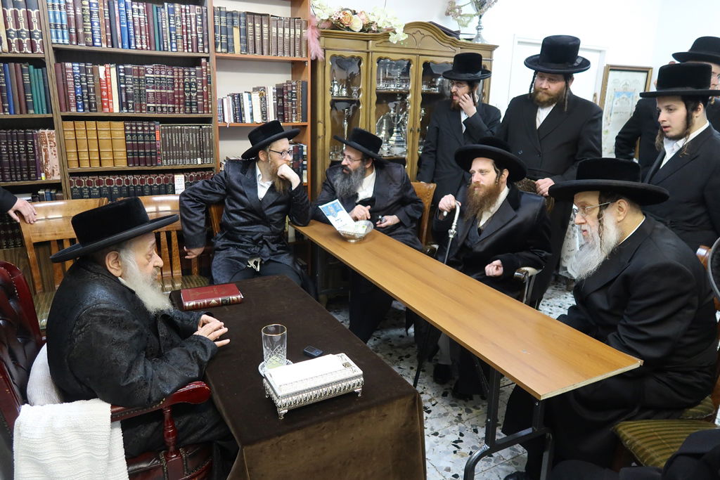 ניחום אבלים בחצה"ק דעעש