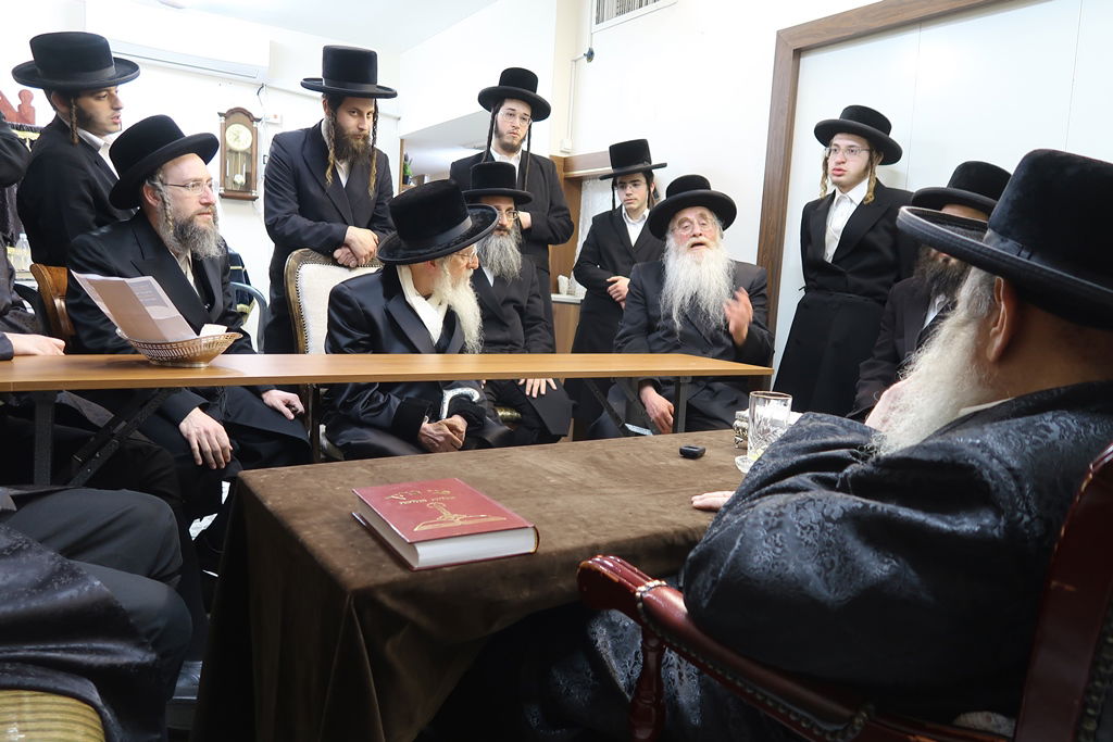 ניחום אבלים בחצה"ק דעעש